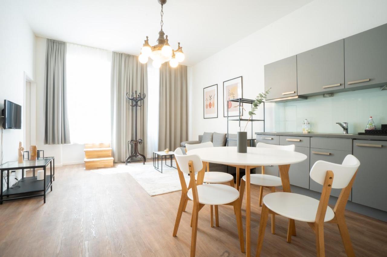 Spacious With Huge Shared Terrace And Grill Located Between Centre And Donau River Wien