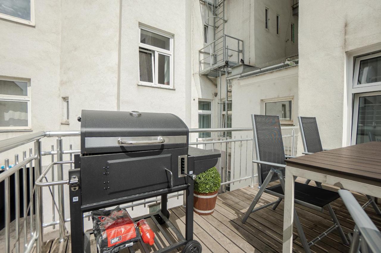 Spacious With Huge Shared Terrace And Grill Located Between Centre And Donau River * Wien